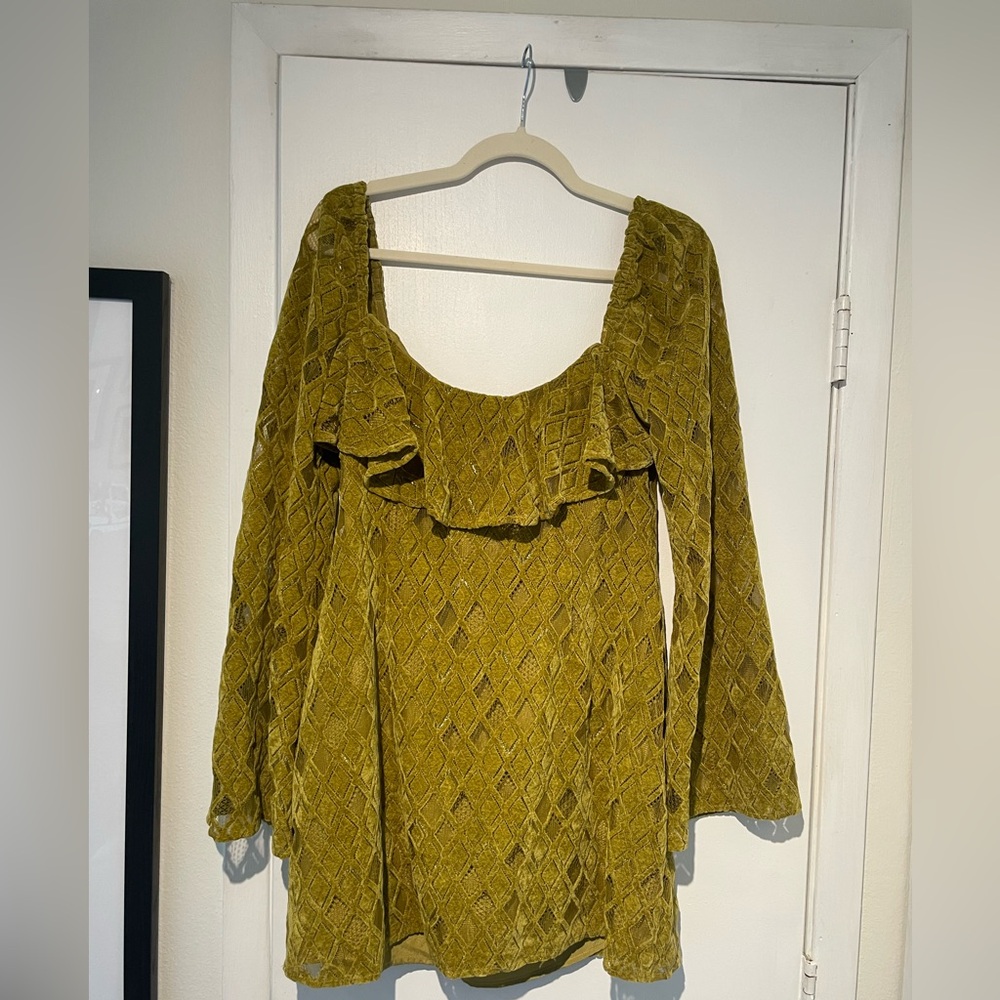 x REVOLVE Resina Mini Dress in Chartreuse Green
House of Harlow 1960 Size Large - Picture 3 of 6